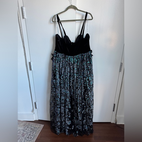 AW Bridal Nida Dress Size 24 OUT OF STOCK / Never Worn - Picture 8 of 8